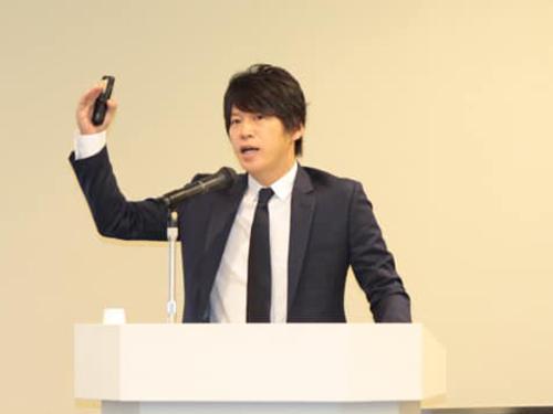 決算概要を説明する萩尾陽平社長